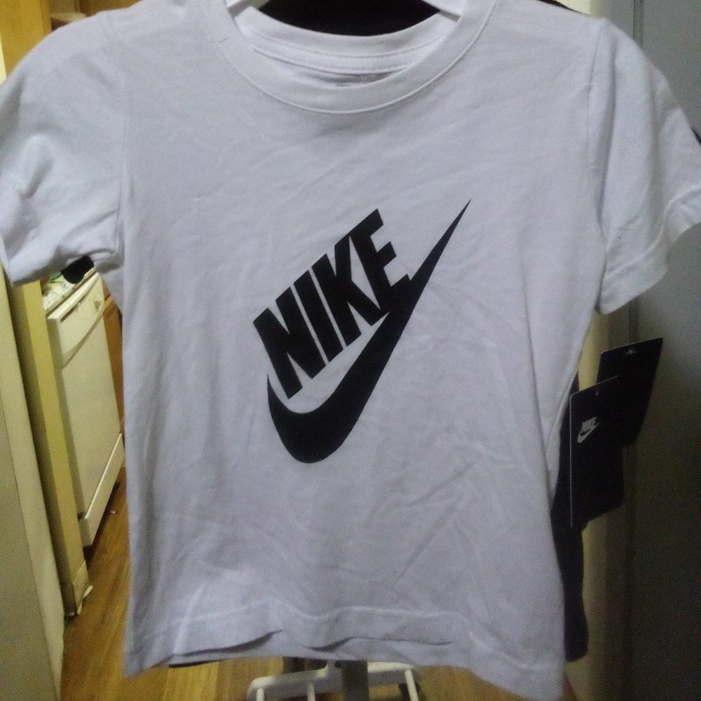 nike tshirt